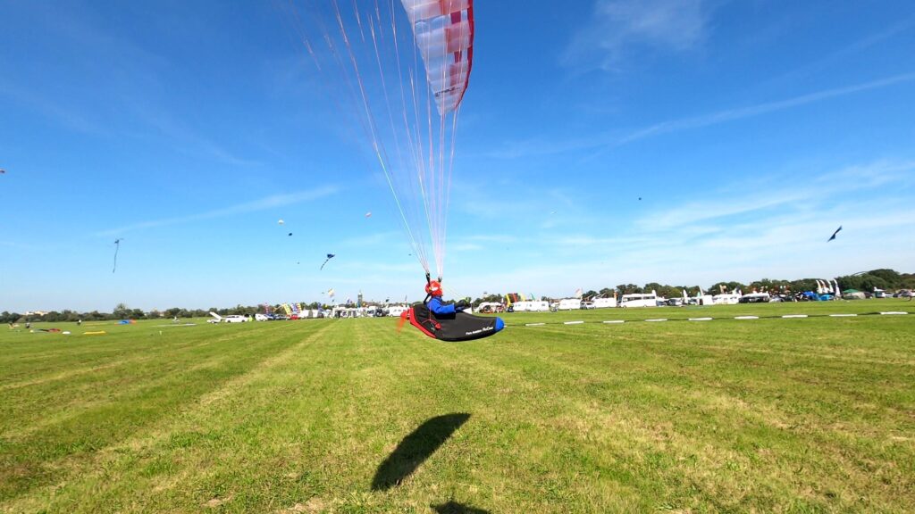 drachenfest_wittenberg_2023_rc_gleitschirm_rc_paragliding_stable_21_race_RAST_Hybrid_liegegurtzeug_rocket