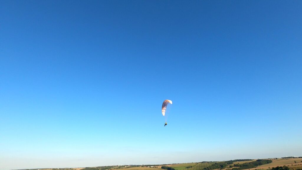 rc_gleitschirm_rc_paragliding_hybrid_sportgleitschirm_stable_21_race_rast_fliegen_am_hang_rochlitz_para_aviation_rc (9)