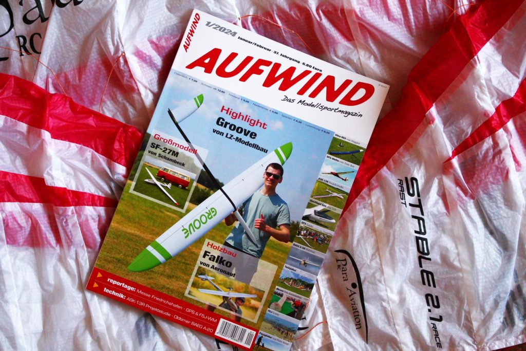Bericht im Modellsportmagazin "Aufwind" über den RC-Sport Hybrid Gleitschirm Stable 2.1 Race RAST von Para Aviation RC
