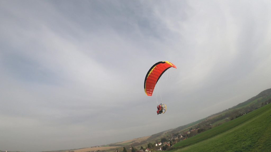 hacker_motor_cloud_1.0_gurtzeug_evo_s_pilot_robin_v2_para_aviation_rc_rc_gleitschirm_rc_paragliding_para_rc