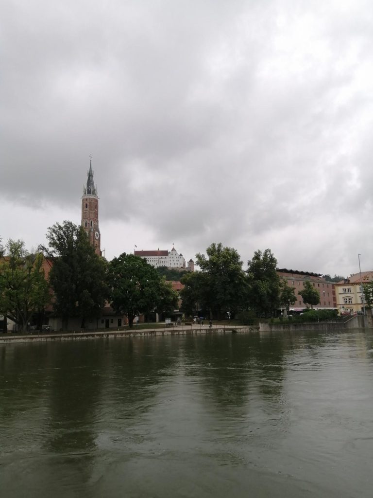 Landshut Altstadt Blick auf St. Martin Kirche und Burg