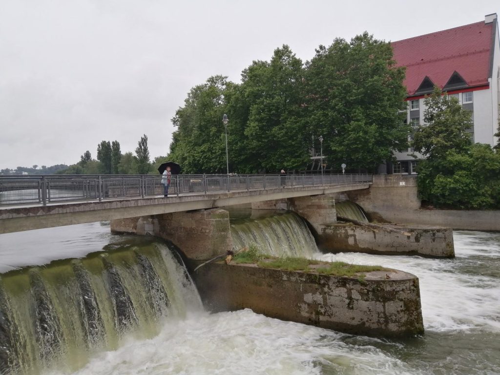 Landshut Altstadt an der Isar Wehr