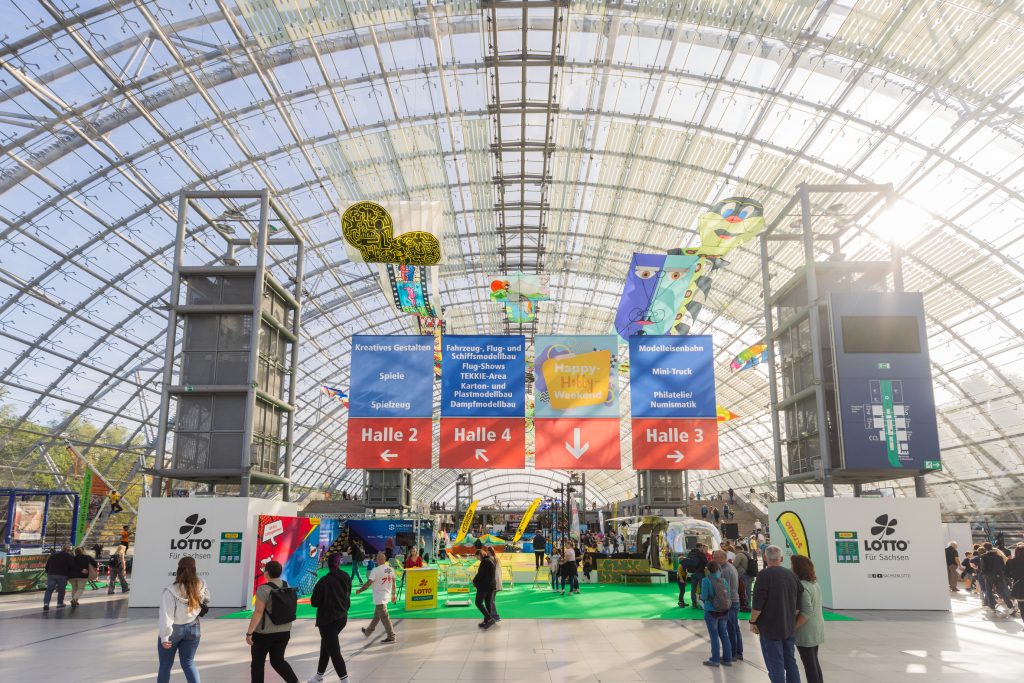 Hobbymesse in Leipzig 2024. Blick in die Glashalle auf der Leipziger Messe.