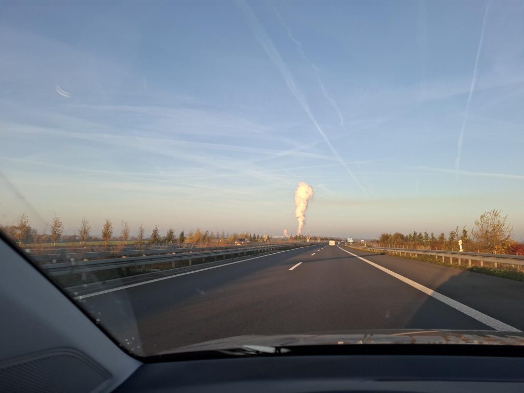 Auf der Autobahn A38 in Richtung Leipzig