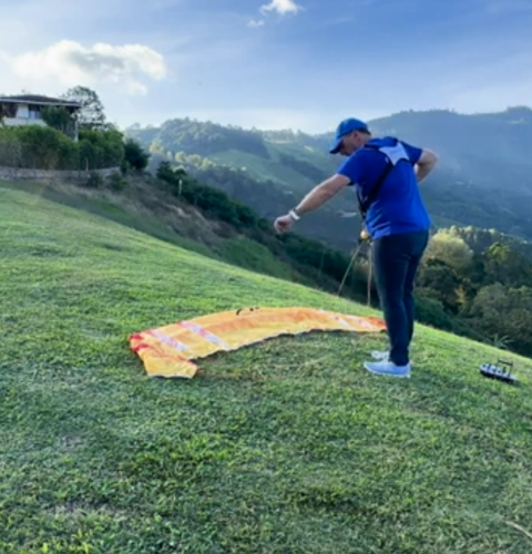 RC-Gleitschirm richtig starten. Start eines RC-Paragliders. Erklärt von Rico Priesnitz von Para Aviation RC.