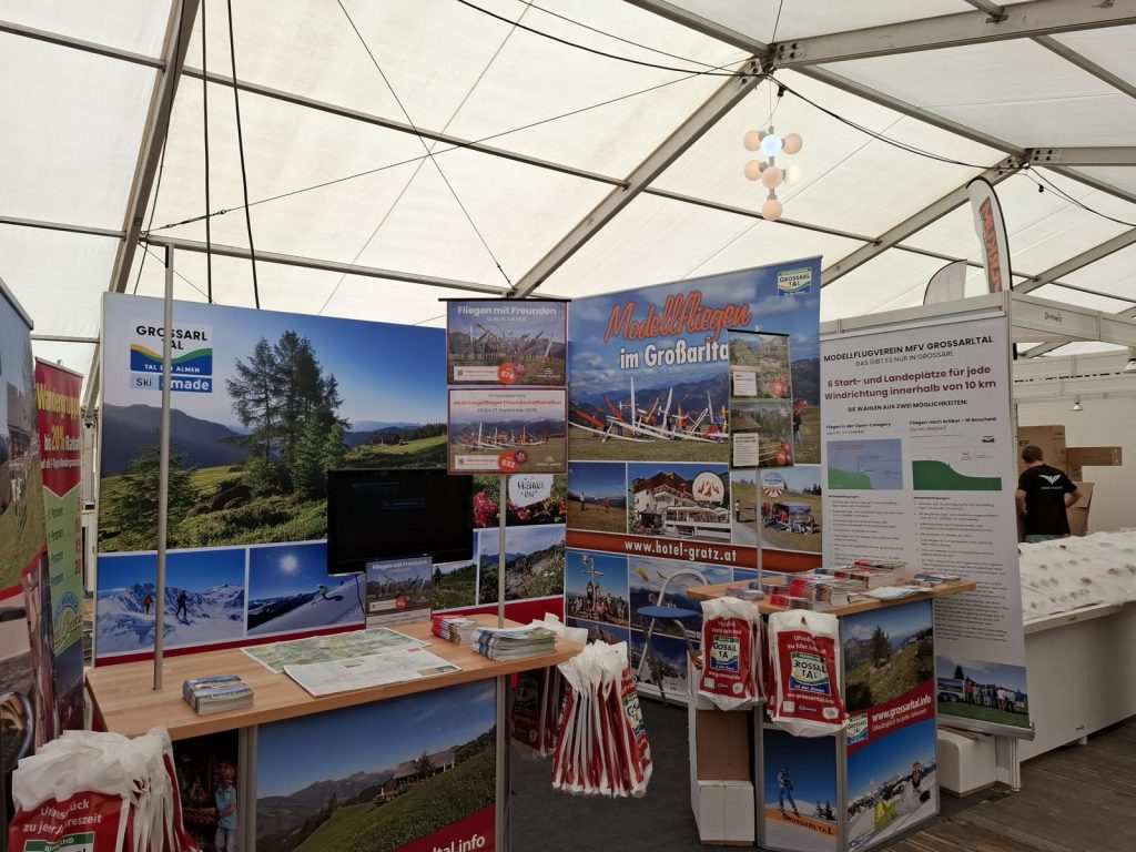 Prowing 2025. Bad Sassendorf. Am Stand von Modellflug Grossarltal.