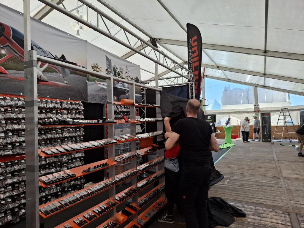 Prowing 2025. Bad Sassendorf. am Stand von Unilight. LED Lichter für Modellflugzeuge.