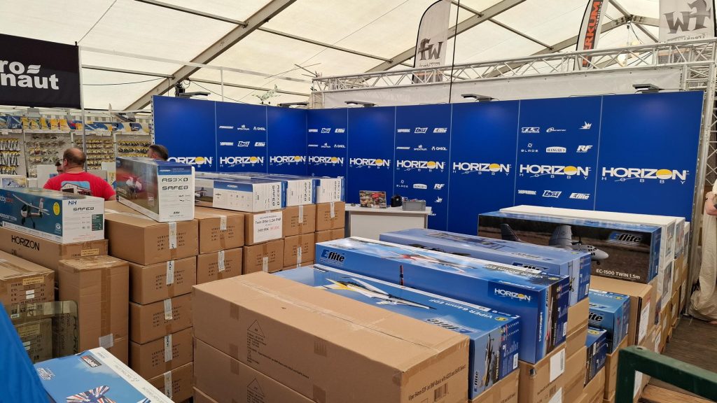 Prowing 2025. Bad Sassendorf. Stand Horizon mit vielen Paketen.