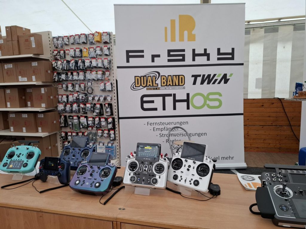 Prowing 2025. Bad Sassendorf. Stand von Frsky. Fernbedienungen.