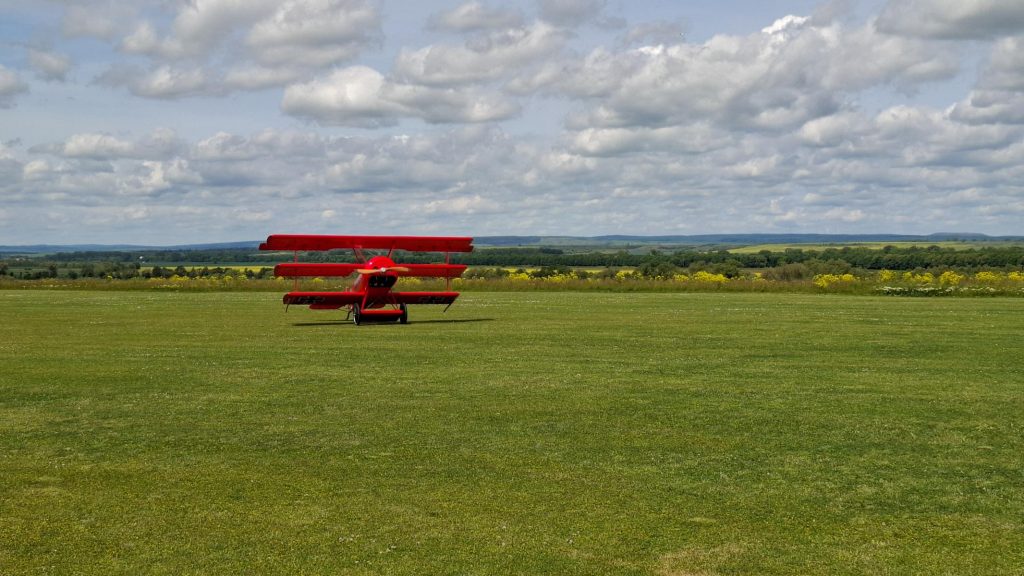Dreidecker Modellflugzeug