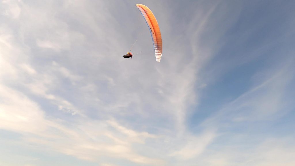RC-Gleitschirm auf dem Modellflugplatz MFV Claussnitz. Doubleksin Phasor 2.3 RAST. Para Aviation RC am Himmel 
