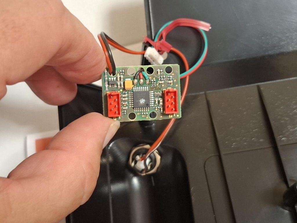 Jeti DS 12 Rückwand mit Taster und Erweiterungsplatine