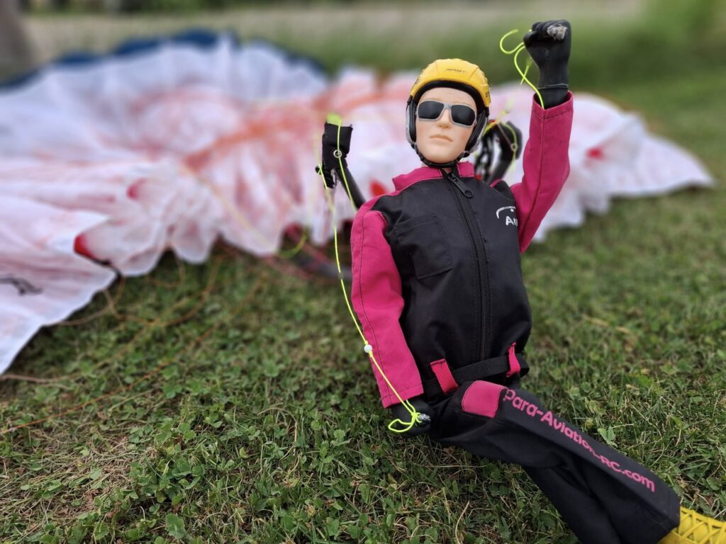 RC-Gleitschirm, Pilotin Anna mit Gurtzeug Anna free Set.