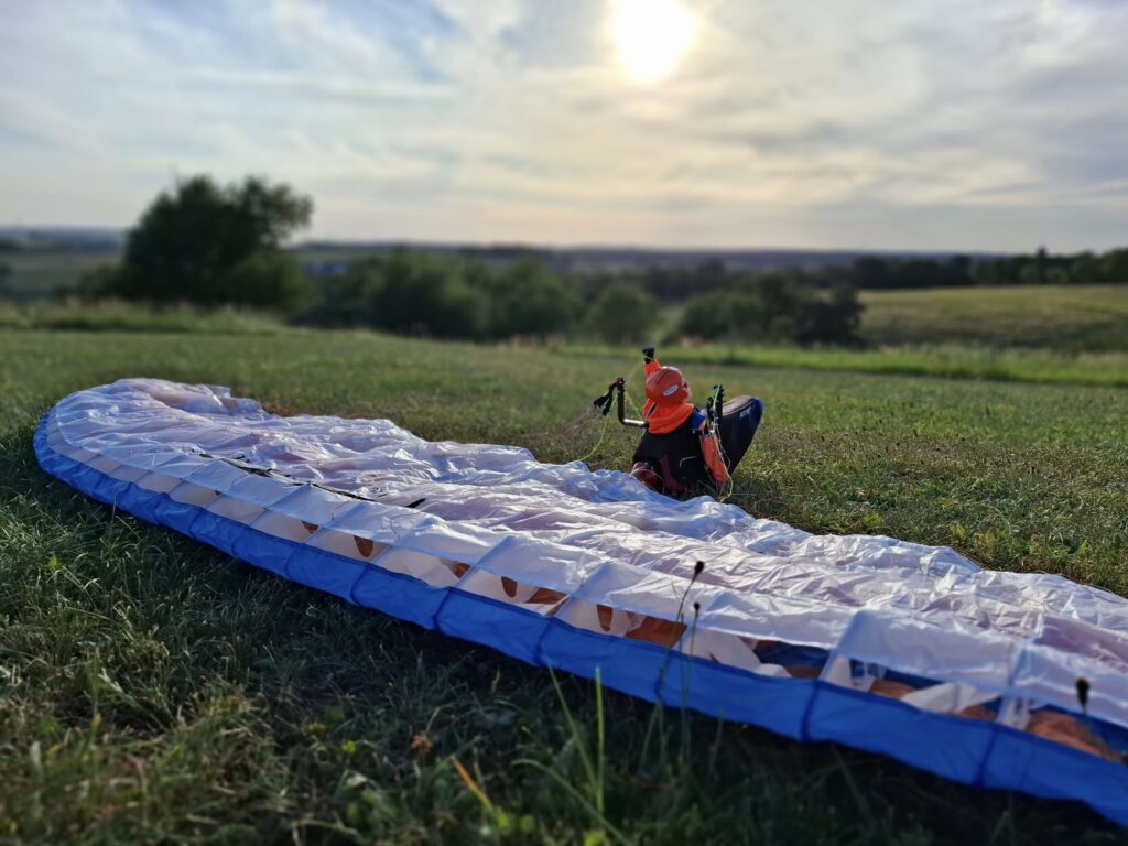 RC-Gleitschirm - Doubleskin Phasor 2.3 RAST mit Liegegurtzeug Rocket V2.