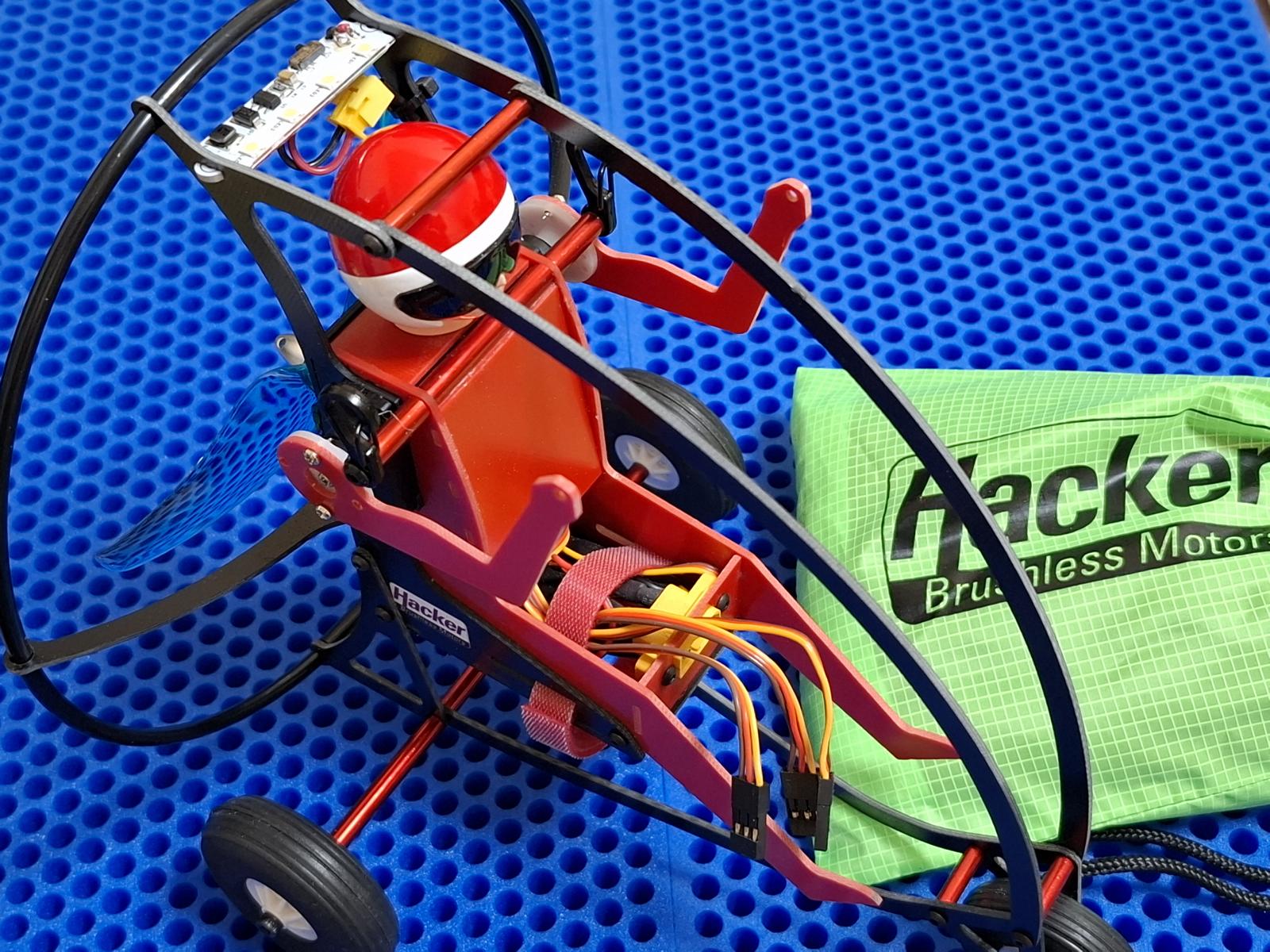 Hacker Motor Trike für den RC-Gleitschirm Cloud 0.5