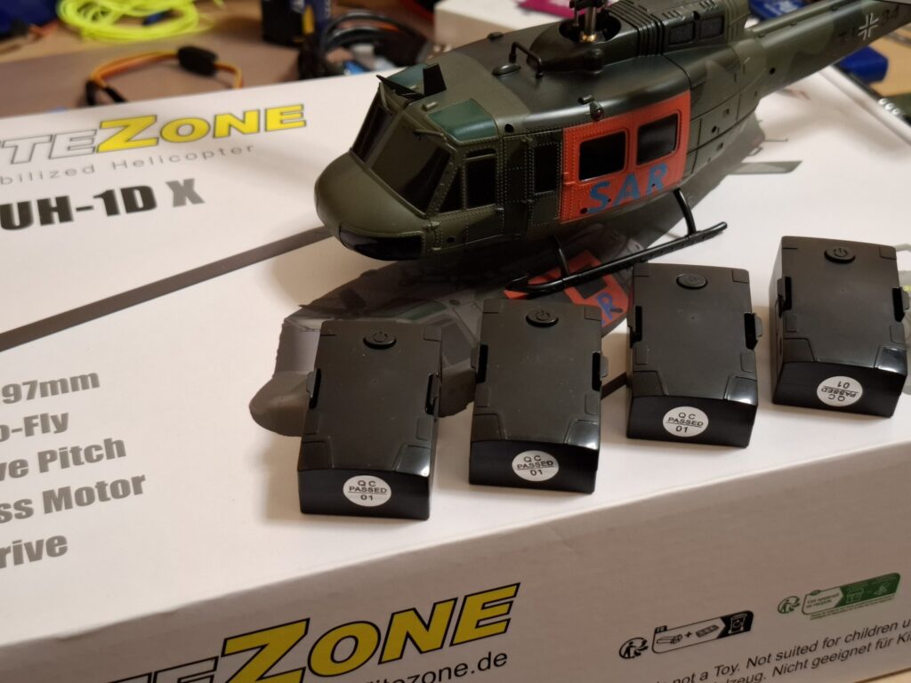 Helikopter Flite Zone Bell UH-1D mit 4 Akkus