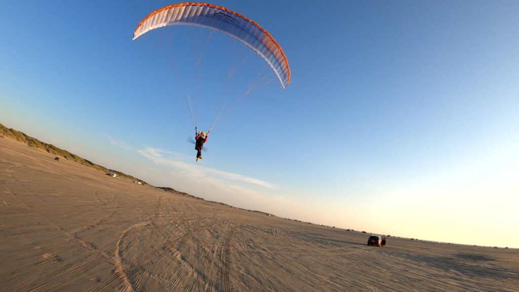 Fliegen mit einem RC-Gleitschirm Phasor 2.3 RAST am Strand von Rømø