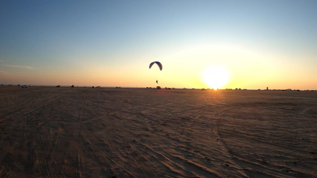 Fliegen mit einem RC-Gleitschirm Phasor 2.3 RAST am Strand von Rømø 