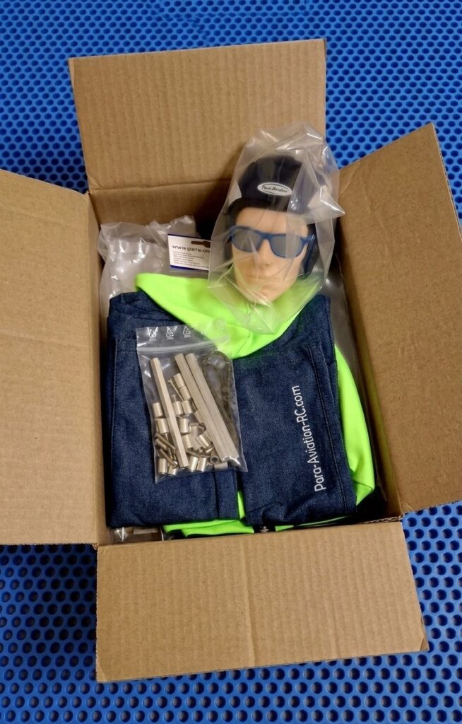 Noah ST ein Bausatz von Para Aviation RC liegt gut verpackt in einem Karton.