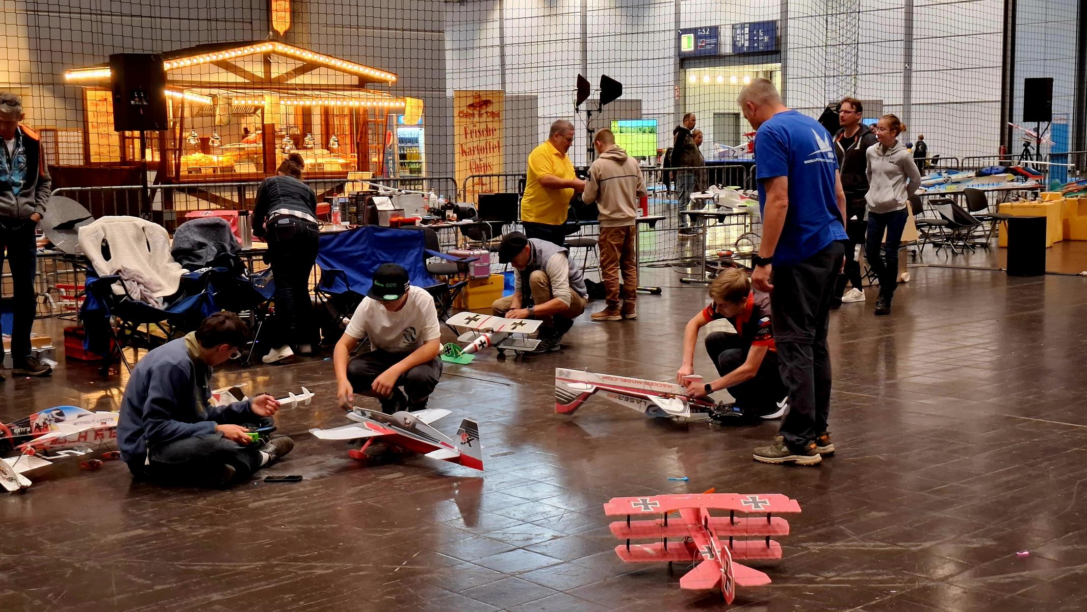 Hobbymesse Leipzig 2026 Halle 5 Stand B21 RC-Paragliding with fun. Highflight Flugzone Indoor